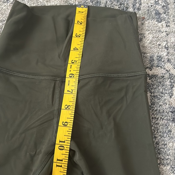 Army green lululemon leggings size 2 EUC - Picture 6 of 7